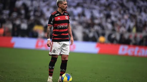 De Arrascaeta durante a partida entre Corinthians e Flamengo, pela Copa do Brasil, no dia 20 de outubro de 2024. (Associated Press / Alamy Stock Photo)