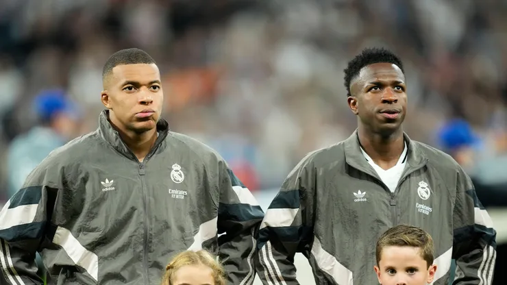 Vinicius Júnior faz gol de pênalti para diminuir resultado final. Foto: IMAGO / NurPhoto