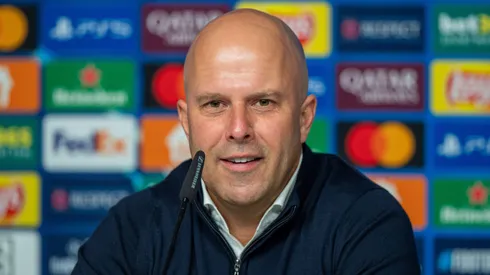 Treinador Arne Slot quer substituto para Alexander-Arnold. Foto: IMAGO / Matthias Koch