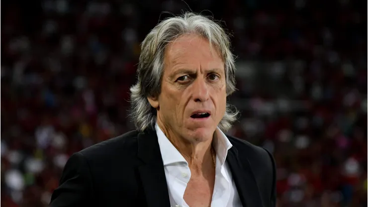 Jorge Jesus monta o jogador perfeito