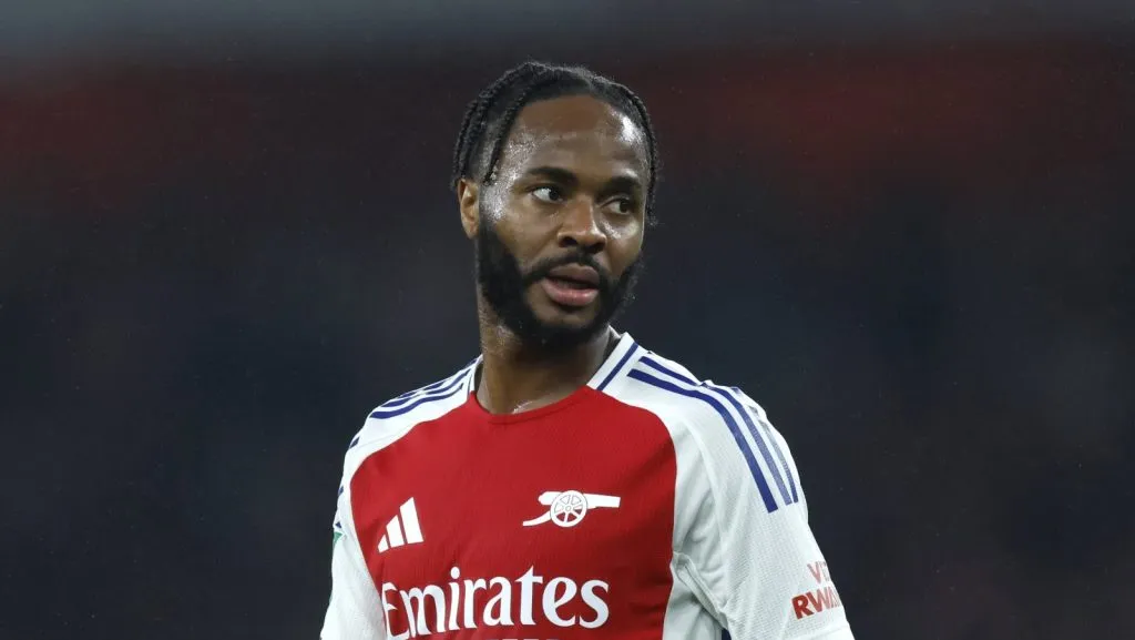 Sterling em campo contra o Bolton