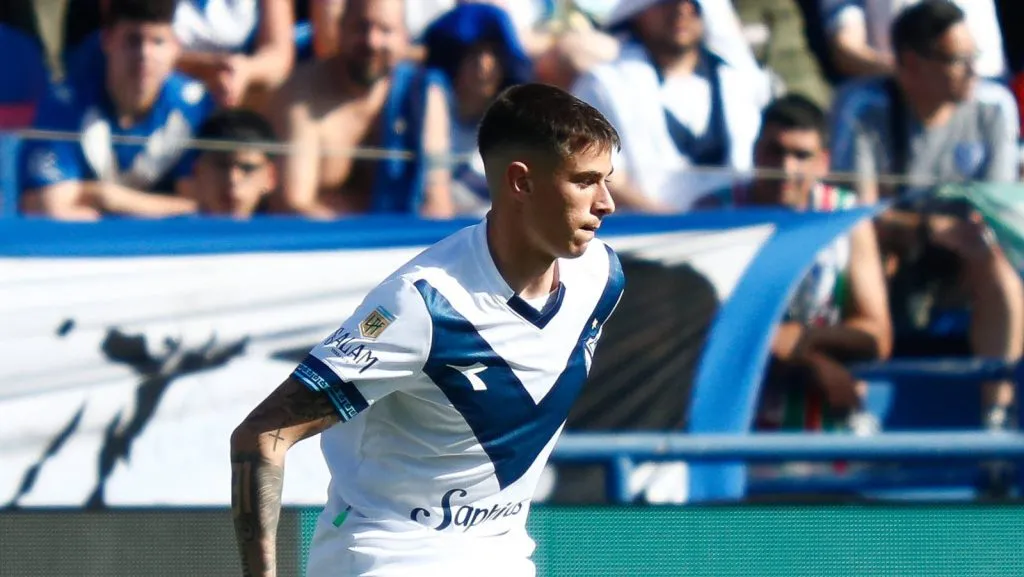 Valentín Gómez em ação pelo Vélez Sarsfield contra o Racing