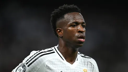 Com Vinicius Júnior na ponta, jornalista anuncia os 5 primeiros colocados na Bola de Ouro.