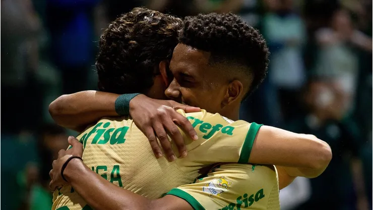 O Palmeiras se mantém firme em não vender seus principais jogadores antes do Super Mundial de 2025. (Foto: IMAGO / Fotoarena)