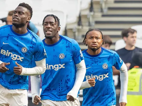 Chelsea busca jovens defensores do Benfica, mas enfrenta concorrência