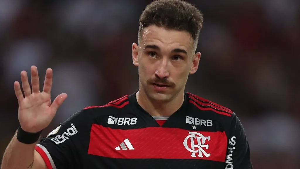 Léo Ortiz, do Flamengo, é alvo da Juventus, que o quer em janeiro (Photo by Wagner Meier/Getty Images)