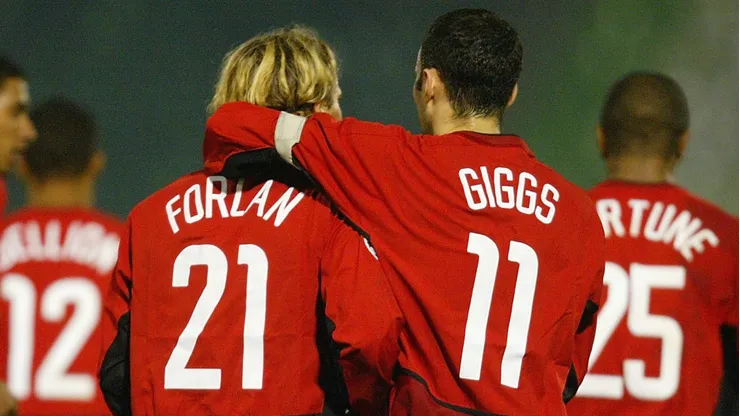 Jogadores do Manchester United comemoram gol marcado.