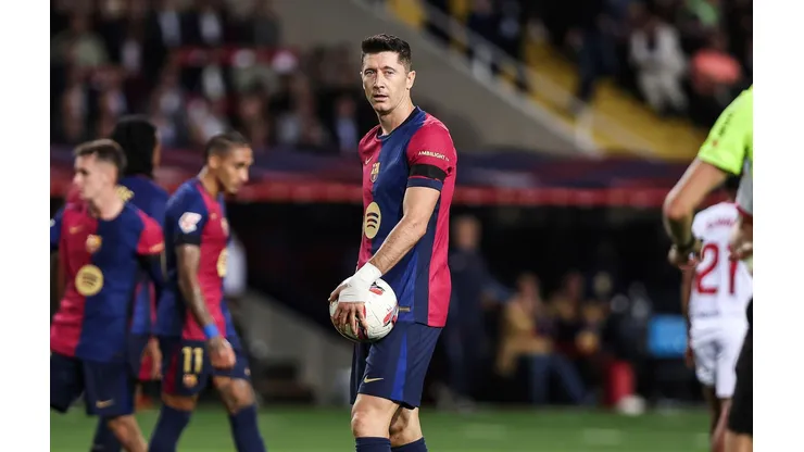 Lewandowski em ação na partida entre Barcelona e Sevilla, no dia 20 de outubro de 2024. (Associated Press / Alamy Stock Photo)
