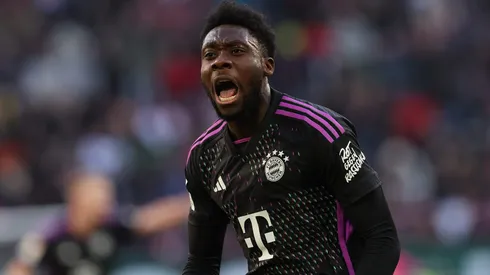 Davies frustra o Real Madrid e aceita jogar no Barcelona, mas impõe uma condição (Photo by Alexander Hassenstein/Getty Images)