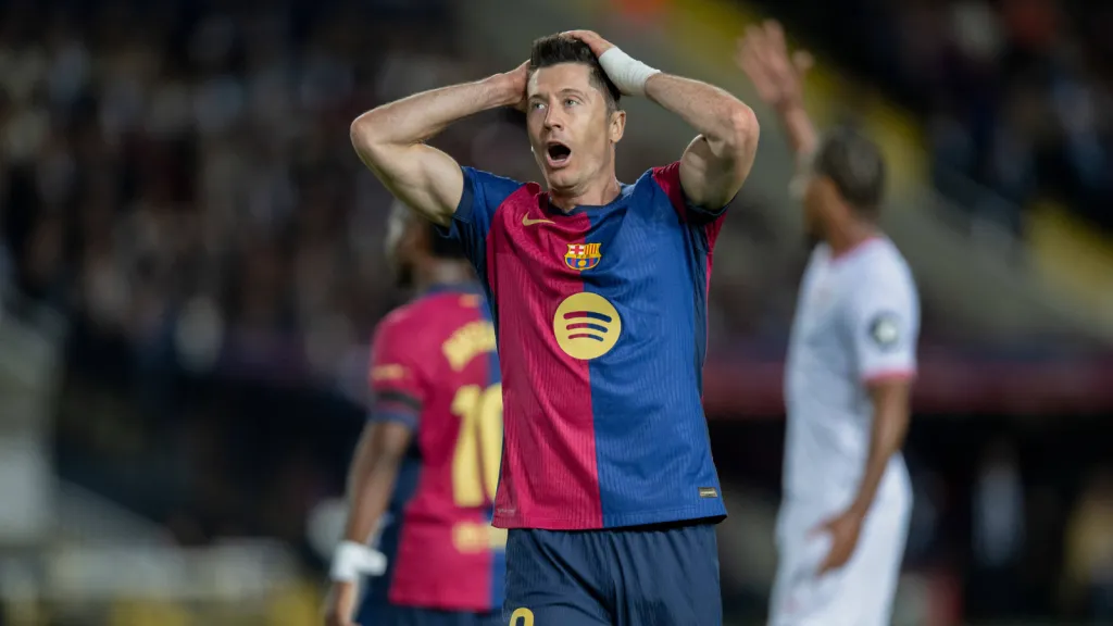 Lewandowski marca dois gols contra o Sevilla. Foto: IMAGO / ZUMA Press Wire