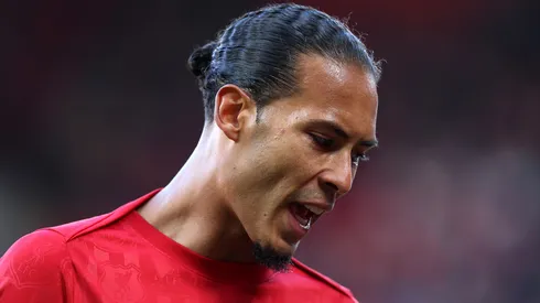 Van Dijk tem contrato com Liverpool até a metade de 2025 (Foto: Carl Recine/Getty Images)