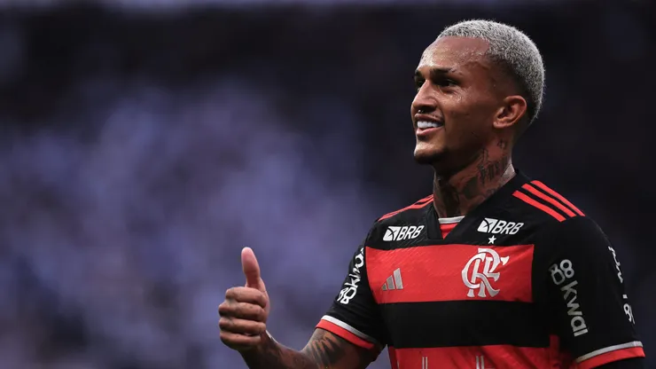 Wesley, lateral-direito do Flamengo. Foto: Ettore Chiereguini/AGIF