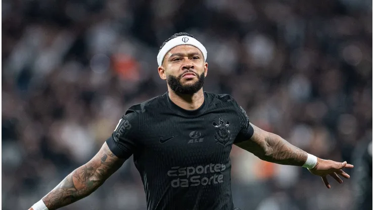 Dedicação de Memphis Depay, do Corinthians, impressiona nos bastidores.