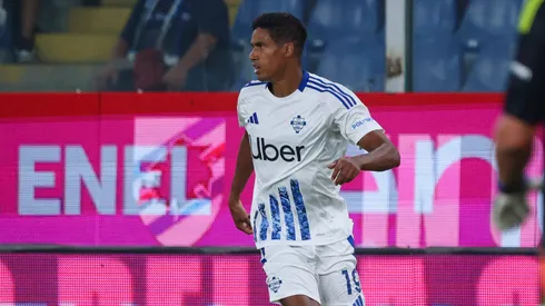 Raphael Varane em partida pelo Como 1907