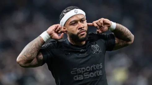 Imprensa europeia se rende ao futebol brasileiro após golaço de Depay pelo Corinthians. (Foto: Imago)