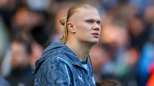 Erling Haaland antes de partida pelo Manchester City