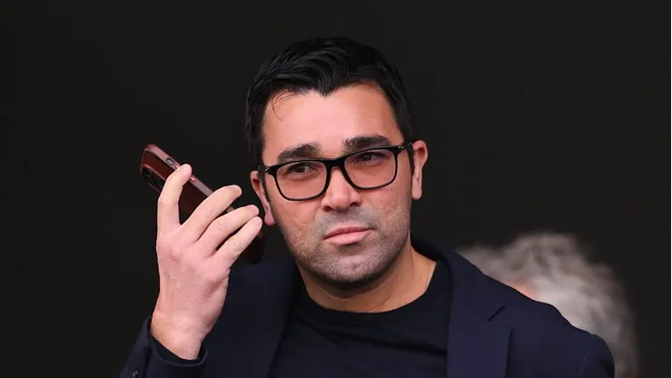 Deco busca reforço para o Barcelona. Foto: David Ramos/Getty Images