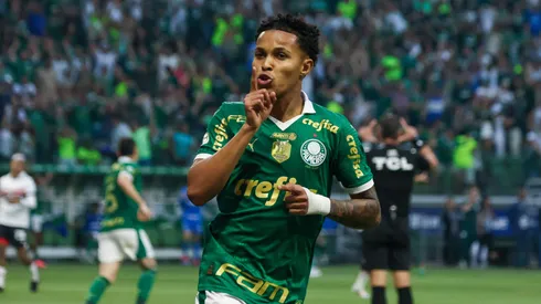 Lázaro em partida pelo Palmeiras