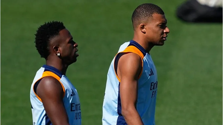 Ancelotti aprova e Vinícius Júnior é colocado 'acima' de Mbappé em situação no Real Madrid. (Foto: Imago)