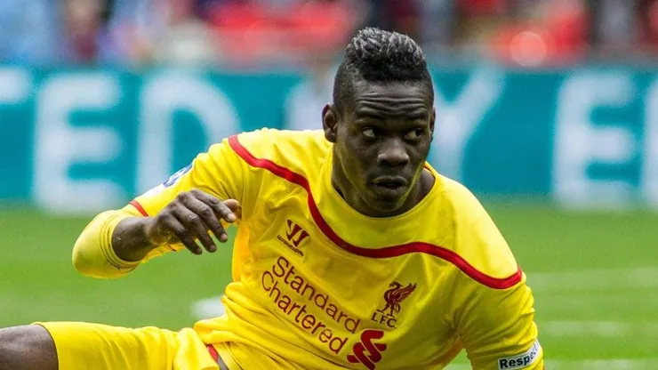 Mario Balotelli of Liverpool on the deck during the The FA Cup Semi-Final match between Aston Villa and Liverpool at Wembley Stadium, London, England on 19 April 2015. PUBLICATIONxNOTxINxUK Copyright: xLiamxMcAvoyx 03950110 Mario Balotelli of Liverpool ON The Deck during The The FA Cup Semi Final Match between Aston Villa and Liverpool AT Wembley Stage London England ON 19 April 2015 PUBLICATIONxNOTxINxUK Copyright