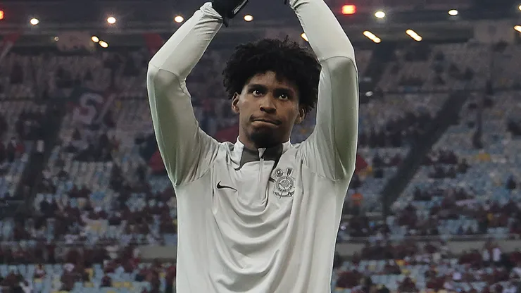 Venda do goleiro é polêmica entre Flamengo e Corinthians (Foto: Wagner Meier/Getty Images)