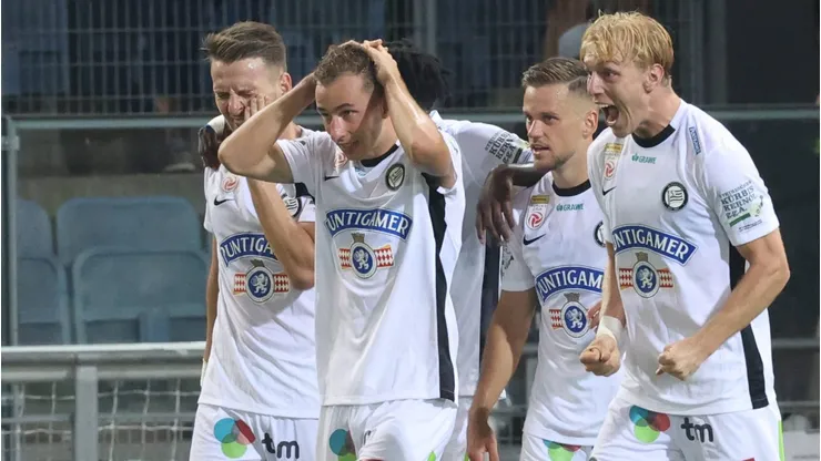 O atacante dinamarquês Mika Biereth, atualmente no Sturm Graz, expressou seu desejo de retornar ao Arsenal, clube que o revelou. (Foto: IMAGO / GEPA pictures)