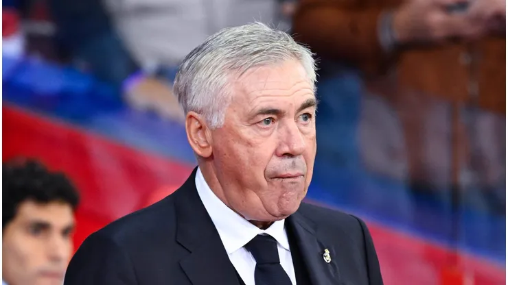Courtois, do Real Madrid, revela a Ancelotti que ainda sente dores.
