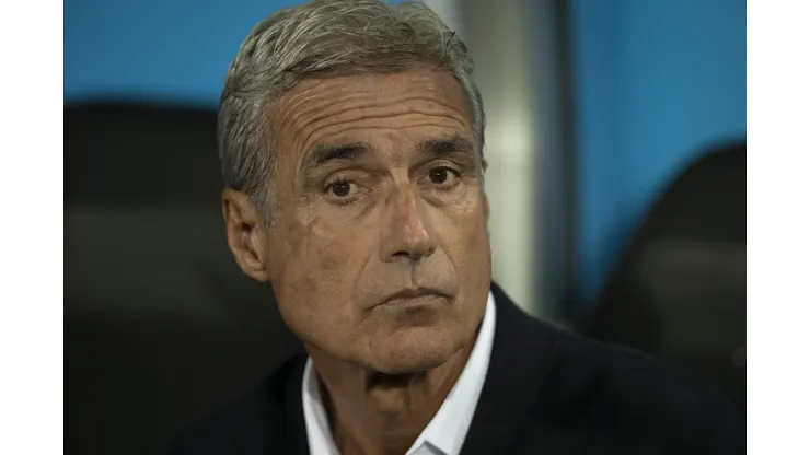 RJ - RIO DE JANEIRO - 29/06/2023 - COPA SUL-AMERICANA 2023, BOTAFOGO X MAGALLANES - Luis Castro tecnico do Botafogo durante partida contra o Magallanes no estadio Engenhao pelo campeonato Copa Sul-Americana 2023. Foto: Jorge Rodrigues/AGIF