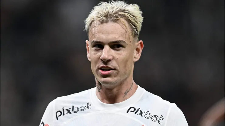 Ex-Corinthians, Roger Guedes toma decisão de última hora sobre transferência ao Grêmio. Foto: IMAGO / Sports Press Photo