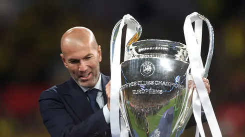 Zidane com a taça da Champions League. Foto: Lars Baron/Getty Images