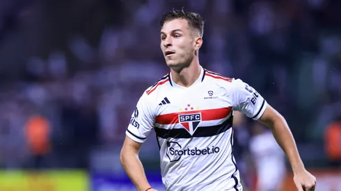 Giuliano Galoppo, meio-campista do São Paulo. Foto: Marcello Zambrana/AGIF