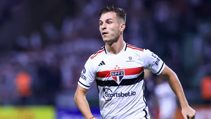 Giuliano Galoppo, meio-campista do São Paulo. Foto: Marcello Zambrana/AGIF