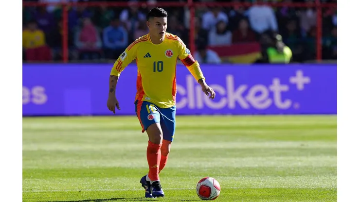 James Rodriguez em ação no confronto entre Bolívia e Colômbia, no dia 10 de outubro de 2024. (Associated Press / Alamy Stock Photo)