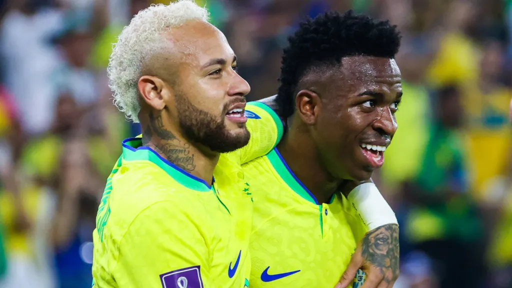 Vinicius Júnior e Neymar juntos pela Seleção Brasileira (Foto:IMAGO / NurPhoto)