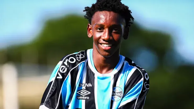 Gabriel Mec é uma das grandes joias do futebol brasileiro (Foto: Renan Jardim/Divulgação/Grêmio