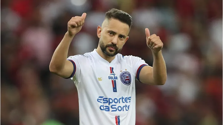 No Dia das Crianças, o Flamengo surpreendeu os filhos dos jogadores ao enviar presentes especiais. Totói e Guto, filhos de Everton Ribeiro, agora no Bahia, também foram lembrados com uma motinho personalizada do clube. (Foto: Wagner Meier/Getty Images)