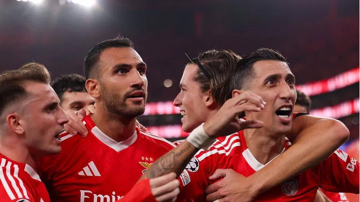 Manchester United sai na frente do Real Madrid por Álvaro Carreras.