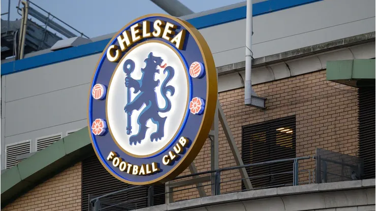 Ibrahimovic zomba do Chelsea nas redes sociais e John Terry não deixa barato (Foto: Leon Neal/Getty Images)