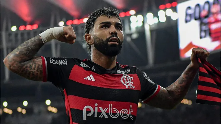 Em entrevista recente à FlaTV, Gabigol expressou sua empolgação com o projeto, mencionando o desejo de marcar o primeiro gol na nova arena. O terreno no Gasômetro foi oficialmente entregue ao clube, e as obras devem ser concluídas até 2029. (Foto: Thiago Ribeiro/AGIF)