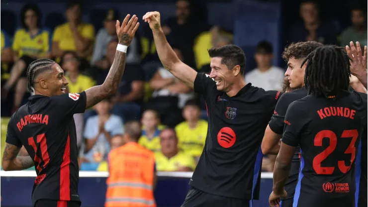 O montante devido em transferências, como as de Raphinha, Ferran Torres e Lewandowski, destaca a necessidade de ajustes contínuos para equilibrar as contas. (Foto: IMAGO / AOP.Press)