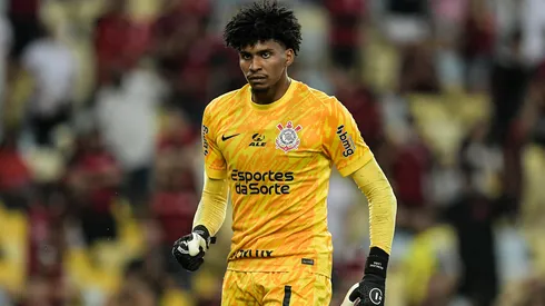 Hugo Souza goleiro do Corinthians em partida