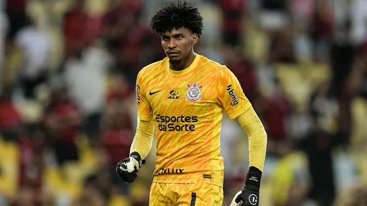 Hugo Souza goleiro do Corinthians em partida