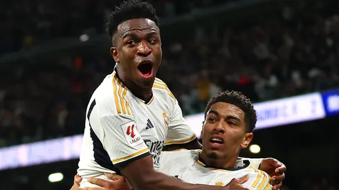 Vini Jr e Bellingham comemoram gol marcado pelo Real Madrid.