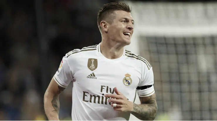 Toni Kroos com a camisa do Real Madrid.