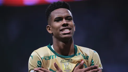 Estêvão em partida pelo Palmeiras