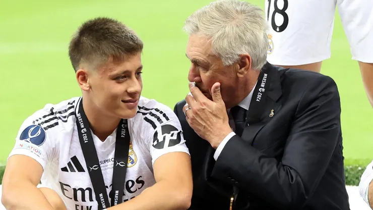 Carlo Ancelotti e Arda Guler no Real Madrid. foto: IMAGO / Newspix