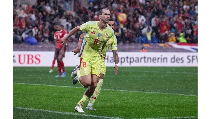Fabian Ruiz comemora seu gol na partida entre Suíça e Espanha, no dia 08 de setembro de 2024. (Sipa US / Alamy Stock Photo)