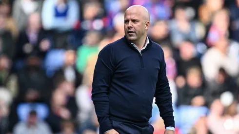 Arne Slot, técnico do Liverpool (Foto: IMAGO / Sebastian Frej)