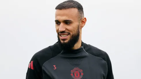 Mazraoui, do Manchester United (Photo by Charlotte Tattersall/Getty Images)