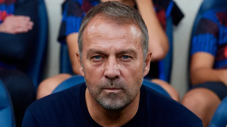 Barcelona quer fechar contratação e pode oferecer jogadores de Hansi Flick em negociação. foto: IMAGO / NurPhoto